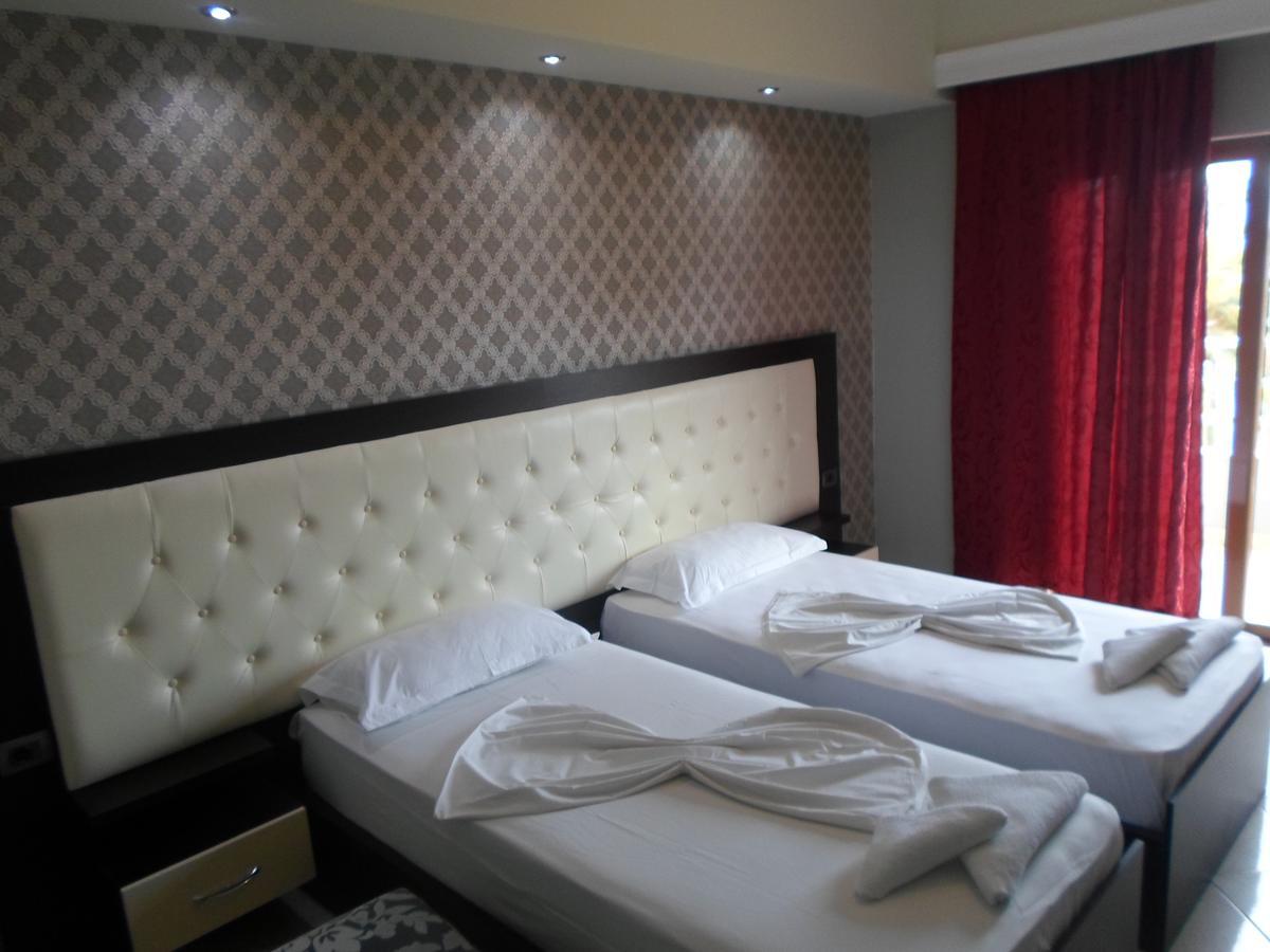 Pini Hotel 3*