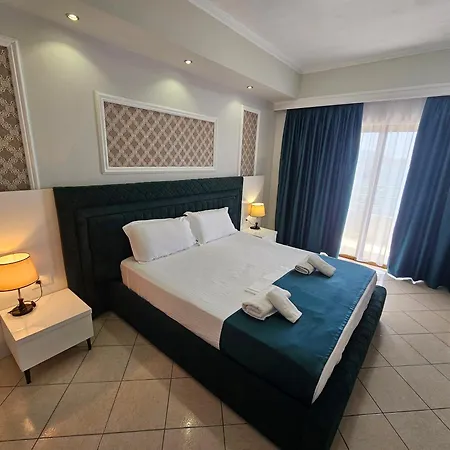 Hotel Pini Sarande Exterior photo
