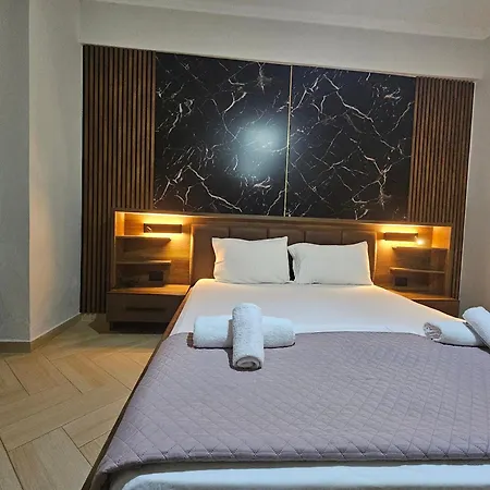 Hotel Pini Sarande Exterior photo